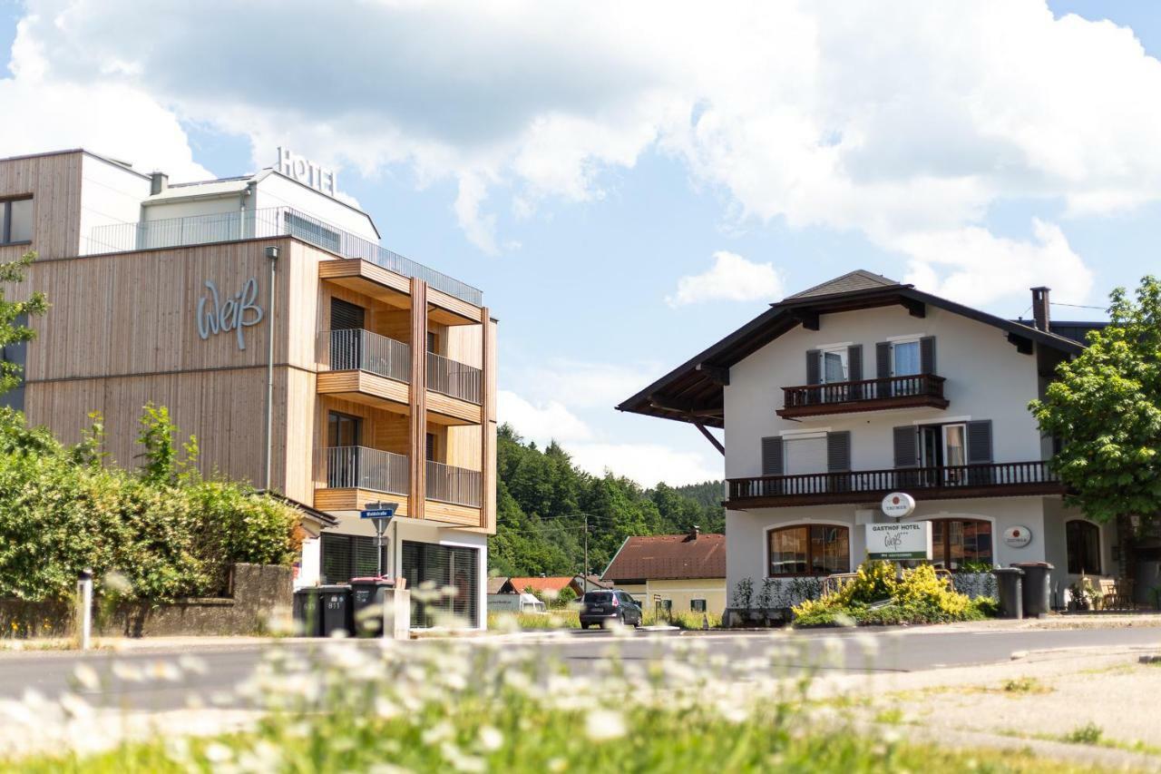 Hotel Weiss Munderfing Buitenkant foto